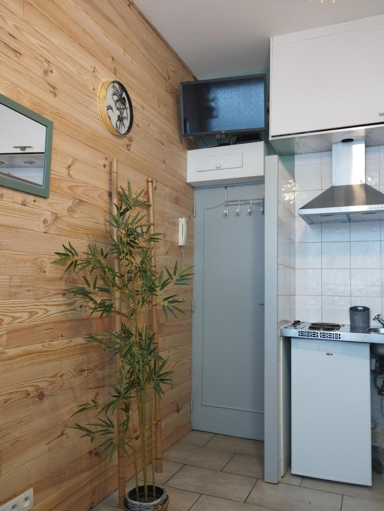 Chambrette Boulevard Des Pyrenees Hypercentre 10M Carre Wc Sur Le Palier, Porte40 Pau Eksteriør billede