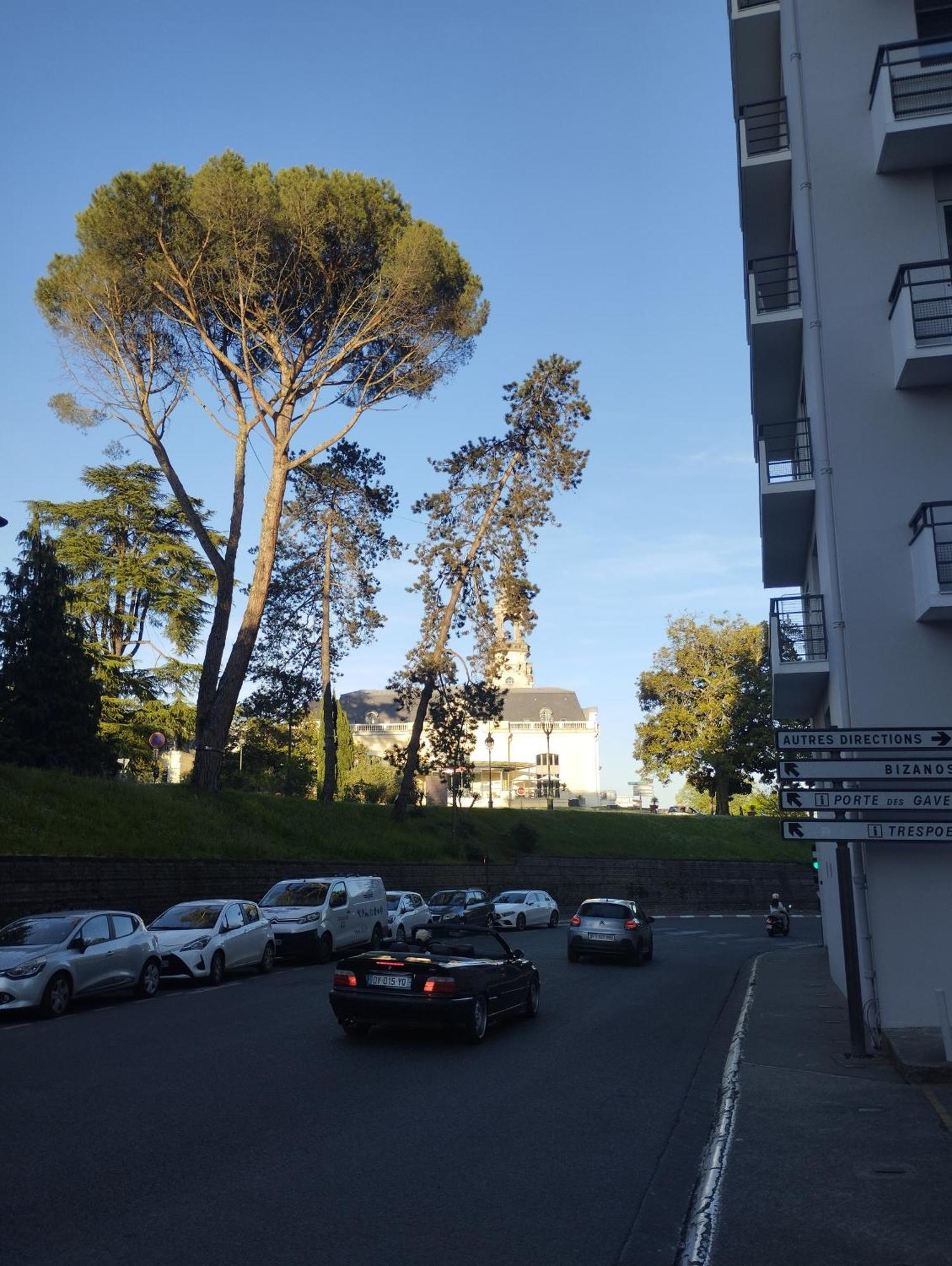 Chambrette Boulevard Des Pyrenees Hypercentre 10M Carre Wc Sur Le Palier, Porte40 Pau Eksteriør billede